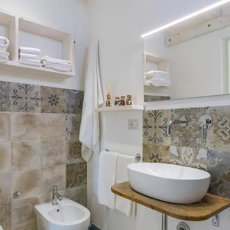 Luce Boutique 3* Felline